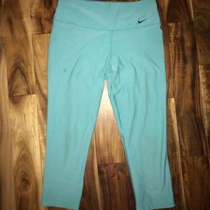 Nike Aquablue Cropped Leggings